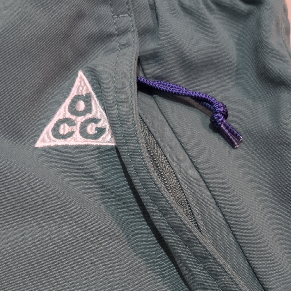 Nike ACG Shorts with Adjustable Belt XS - Picture 5 of 12